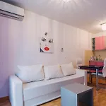 Apartamento Apartments Center One Minute From The Beach Baška Voda