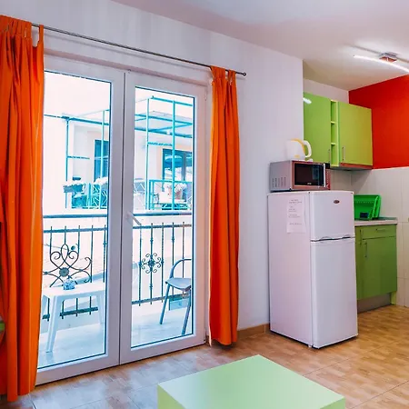 Apartment Center With Free Private Parking *