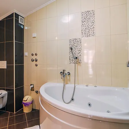 Center With Free Private Parking * Baska Voda
